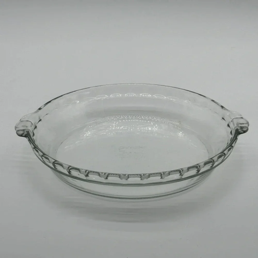 Vintage Pyrex DEEP DISH PIE PLATE 9 1/2